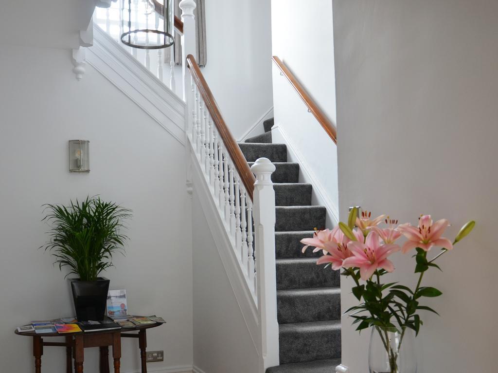 The Retro Bed & Breakfast Canterbury Exterior photo
