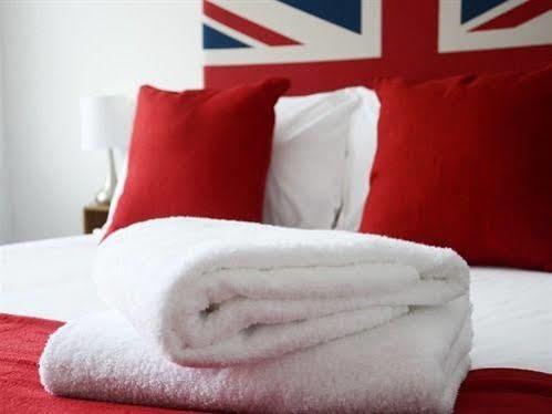 The Retro Bed & Breakfast Canterbury Exterior photo