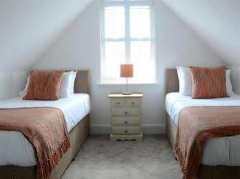 The Retro Bed & Breakfast Canterbury Exterior photo